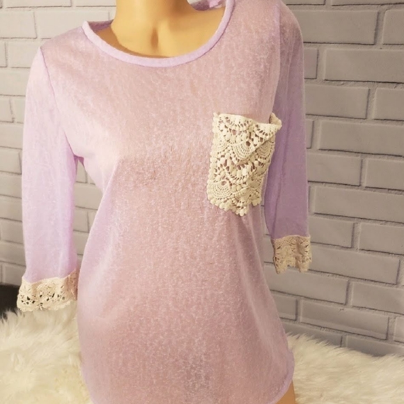 Lavender 3/4 sleeve top - Picture 5 of 6